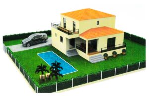 Maison méditerranéenne à deux étages avec piscine et véhicule stationné à Perpignan, Occitanie